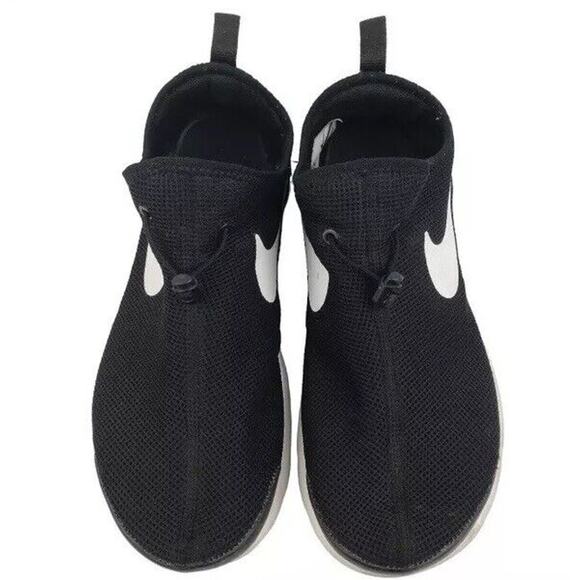 Nike Aptare Essential Sneaker Black White Slip On Shoes Women's 9.5 881190-002 - Picture 3 of 13